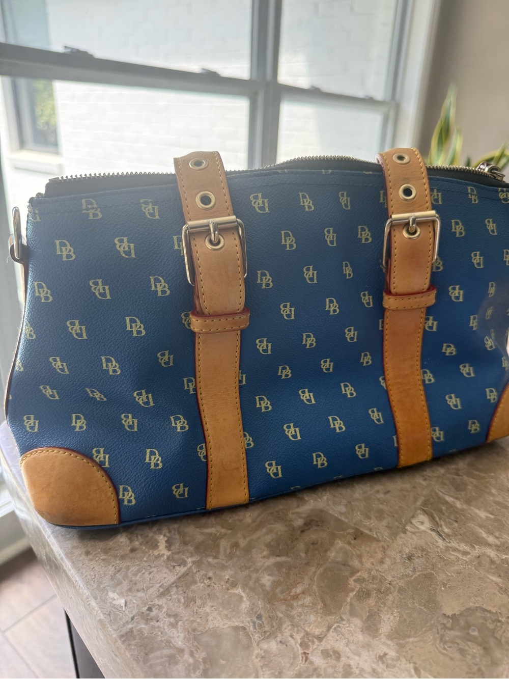 Vintage Dooney & Bourke Purse - Picture 6 of 10